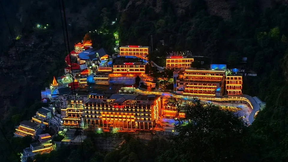 Vaishno Devi yatra entrance and pathway